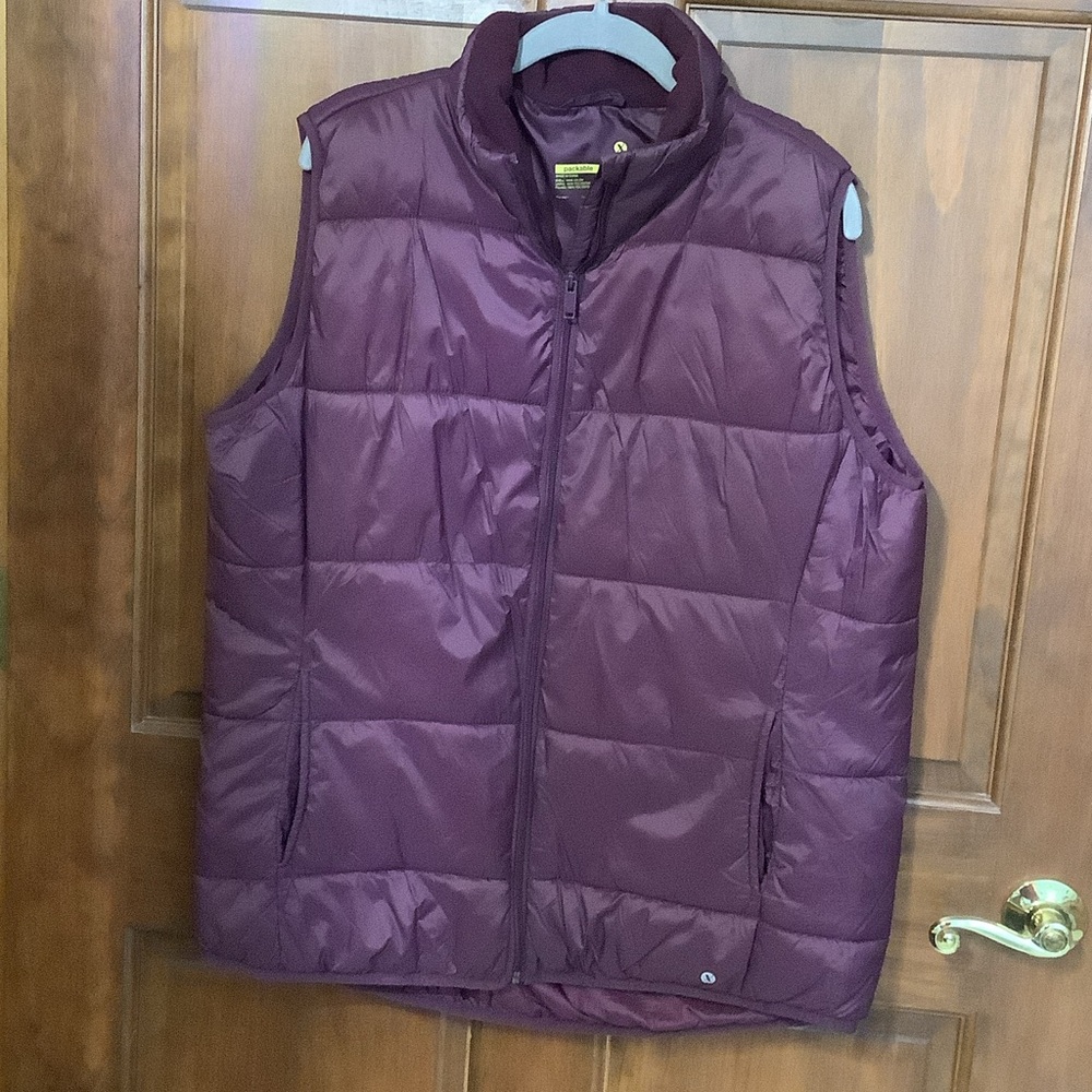 Xersion Women’s Eggplant Colored Quilted Vest